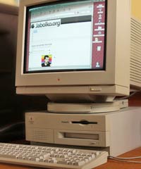 Brezplačno: Apple PowerMac 7100